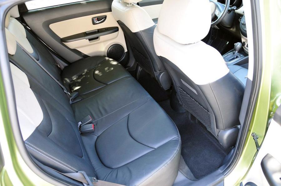  Kia Soul 2012 года  (фото 27 из 73)